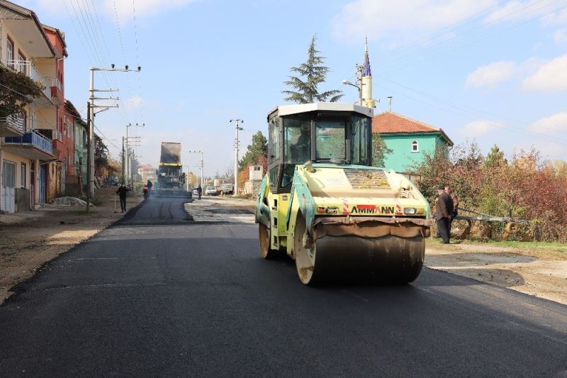 Büyükşehir’den Doğanhisar’da asfalt çalışması
