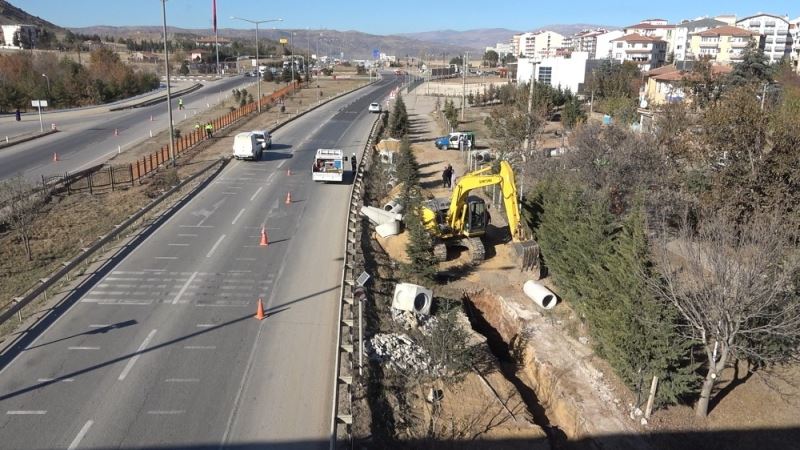 43 ilin geçiş güzergahında ’doğalgaz’ borusu patladı: Yol trafiğe kapatıldı
