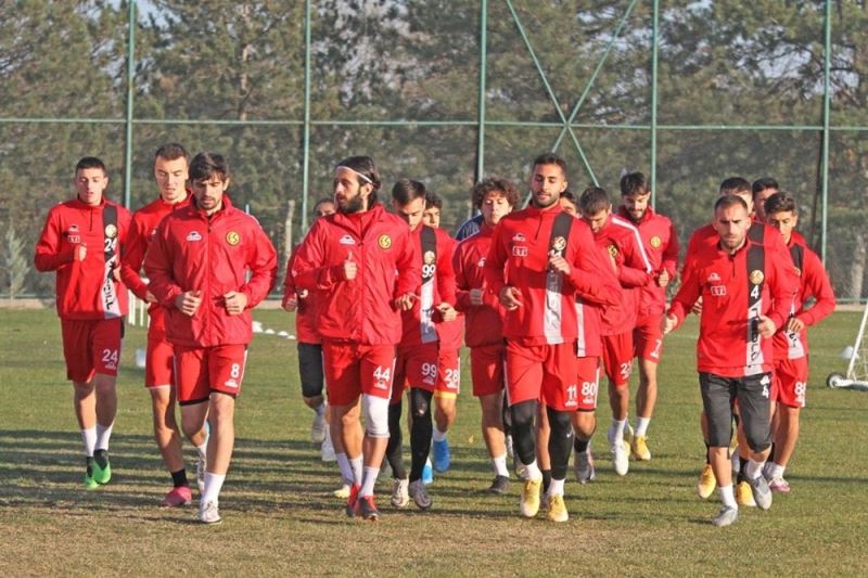 Ligde 23 maçtır kazanamayan Eskişehirspor gözünü lidere dikti
