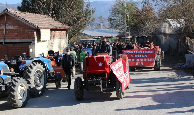 Amasya’da çiftçiler traktörlerin haczedilmesine tepki gösterdi
