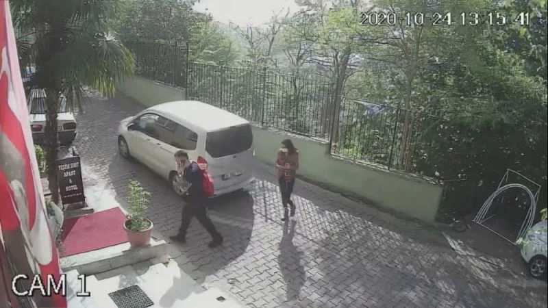 (Özel) Evlilik vaadiyle genç kızları binlerce lira dolandıran firari Medet Batal Beşiktaş’ta suçüstü yakalandı
