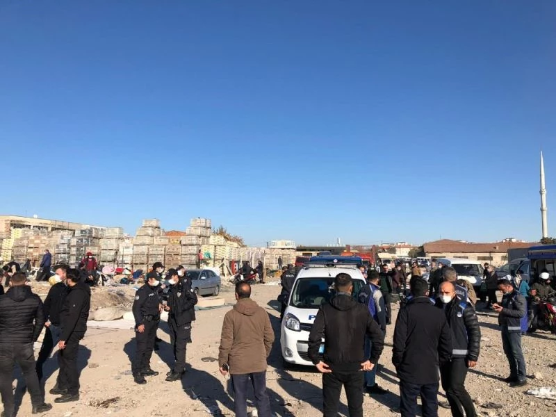 Başkent’te kaçak ‘bit pazarına’ polis müdahalesi
