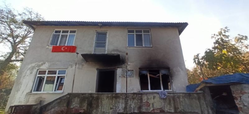 Düzce’de evde çıkan yangında 4’ü çocuk 6 kişi yaralandı
