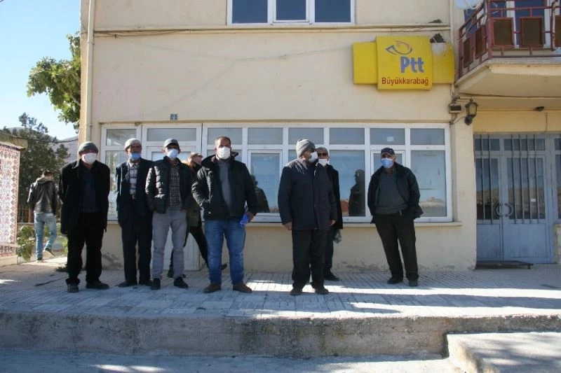 (Özel) Azeri Türkleri işgalden kurtarılan ana yurtlarına gidip atalarını yad etmek istiyor
