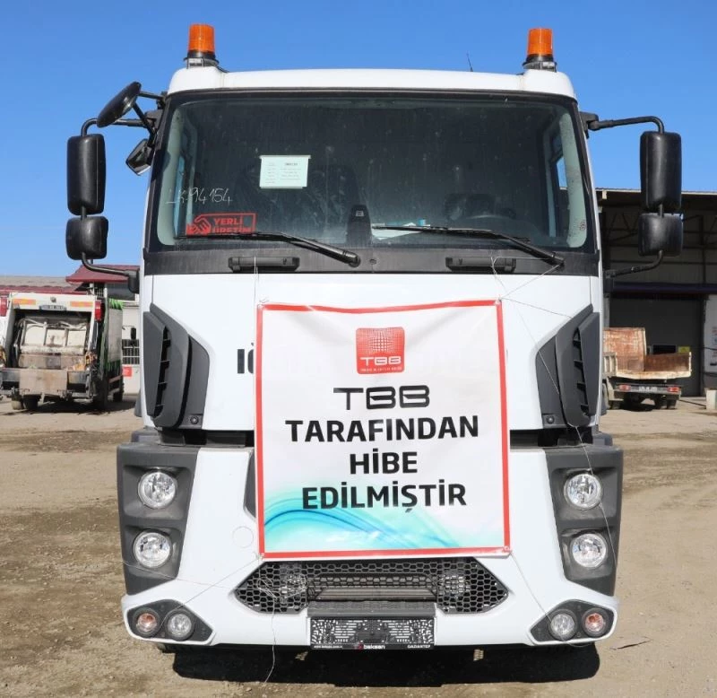 Iğdır Belediyesine kanalizasyon açıcı aracı hibe edildi
