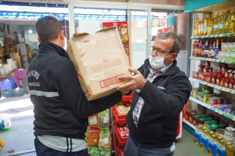 Ayvalıklılar “İzmir depremzedeleri” için seferber oldu
