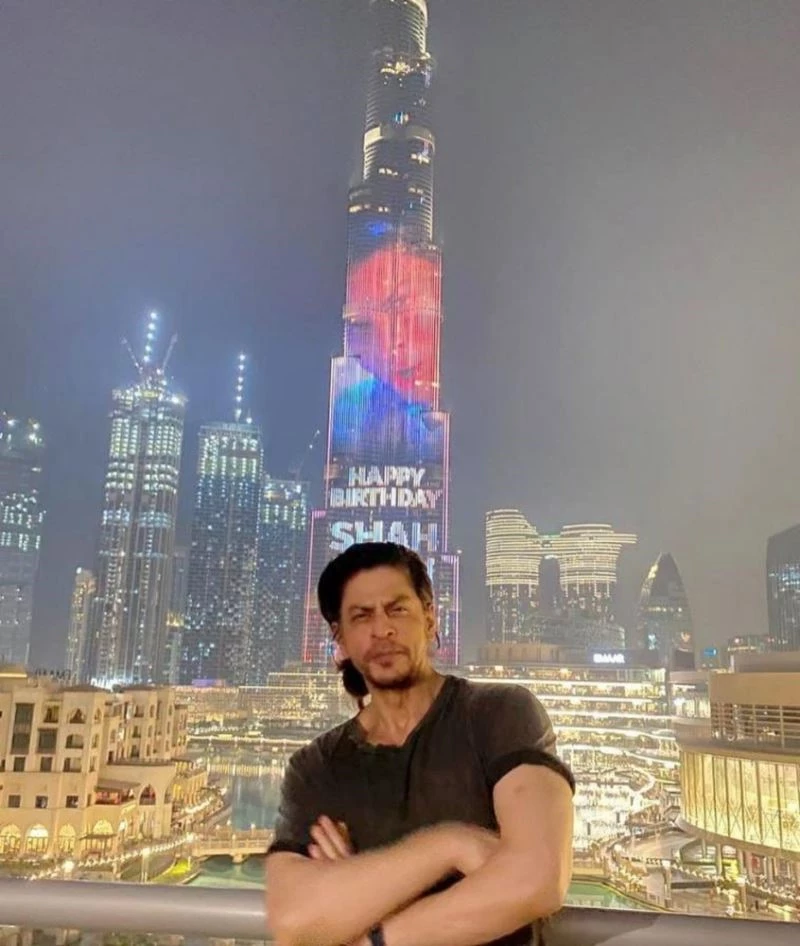 Burc Halife’de, Bollywood yıldızı Şah Rukh Khan’ın doğum günü kutladı
