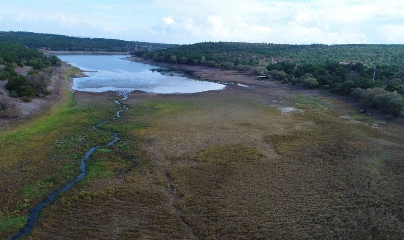 Kuraklığın vurduğu Musaözü Göleti havadan görüntülendi
