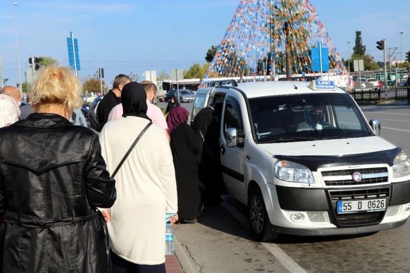 Pandemi dolmuşçuları da vurdu
