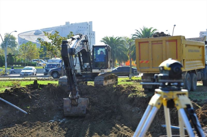 ’Büyükşehir Alo 153 Kent Yönetim Merkezi’nin temeli atıldı
