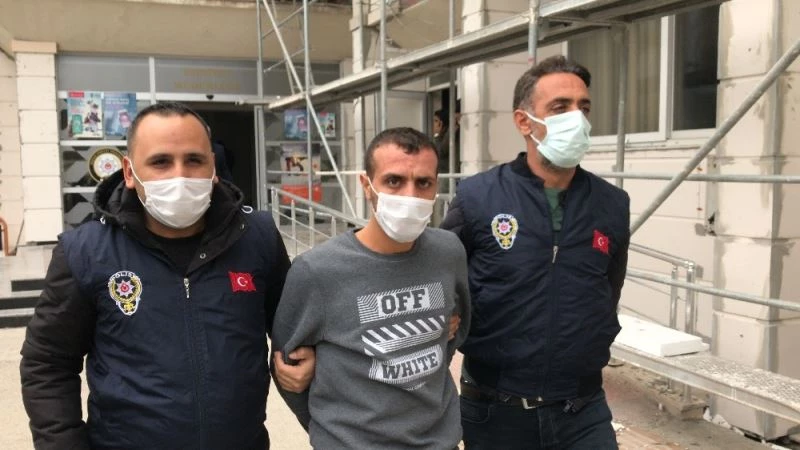 Arkadaşını silahla öldürdü, 