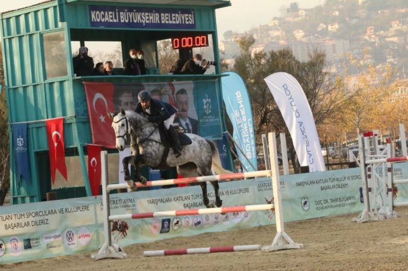 Atatürk Engel Ata Engel Atlama Yarışmasında ödüller sahiplerini buldu
