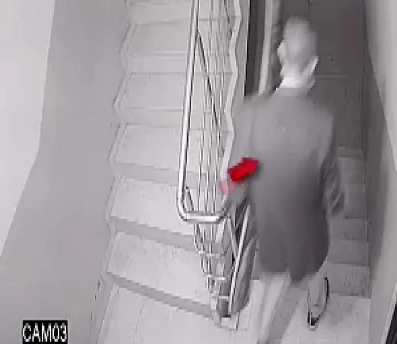 Takım elbiseli hırsız yakalandı
