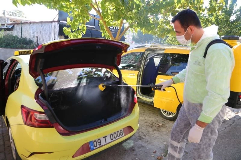 Efeler’de virüsle mücadele devam ediyor
