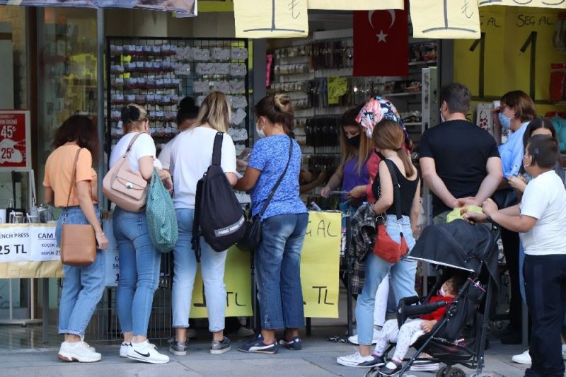 Denizli’de iş yerleri saat 22.00’de kapatılacak
