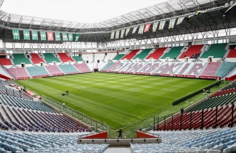 Taraftarın en büyük hayali profesyonel ligde Diyarbakırspor’u yeni statta izlemek
