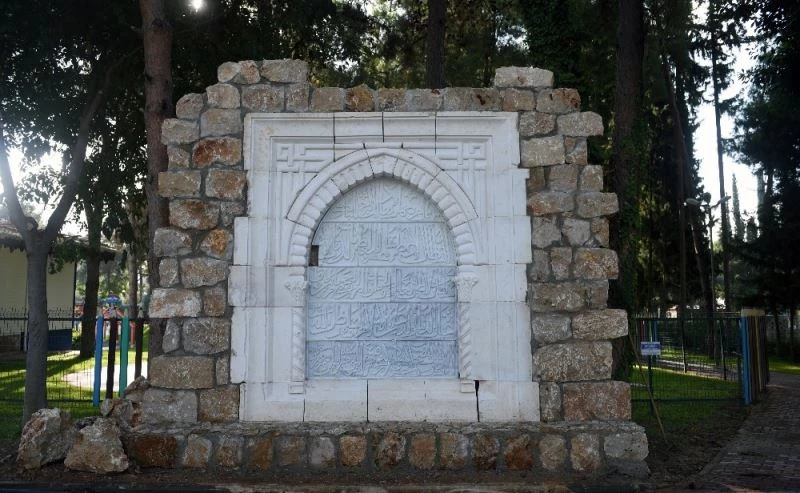 Dokumpark’a Selçuklu burç kitabesi sergileniyor
