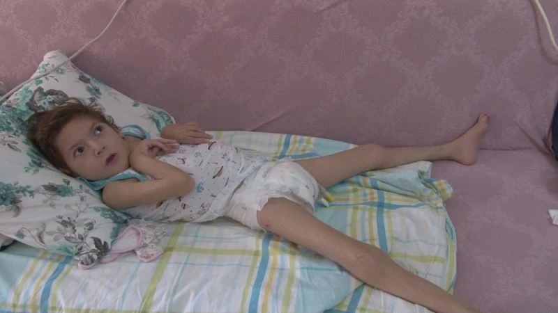 (Özel) Doğumundan 3 gün sonra beyin felci geçiren 7 yaşındaki çocuk tedavi olmak için yardım bekliyor
