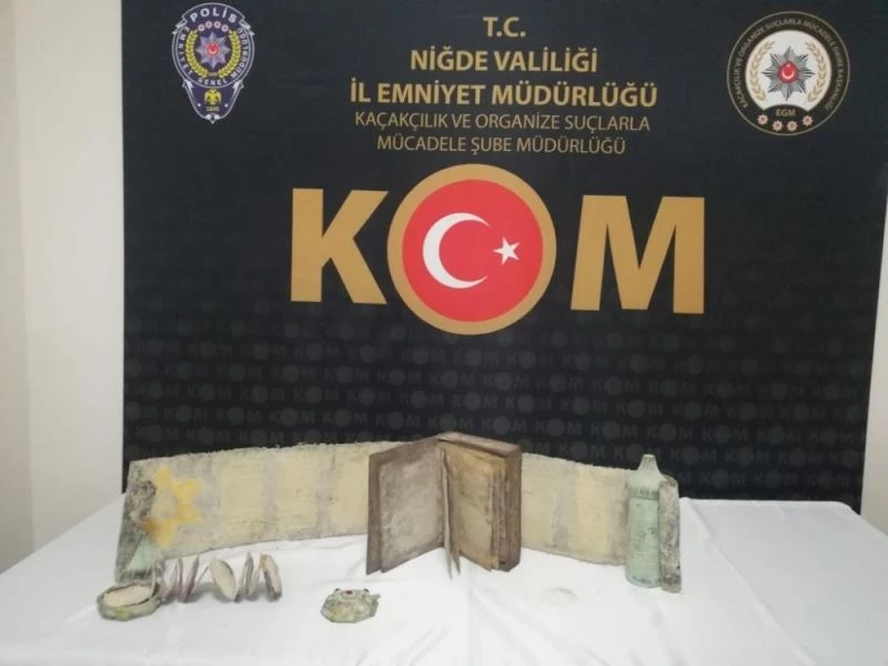 Niğde’de İbranice tevrat ele geçirildi
