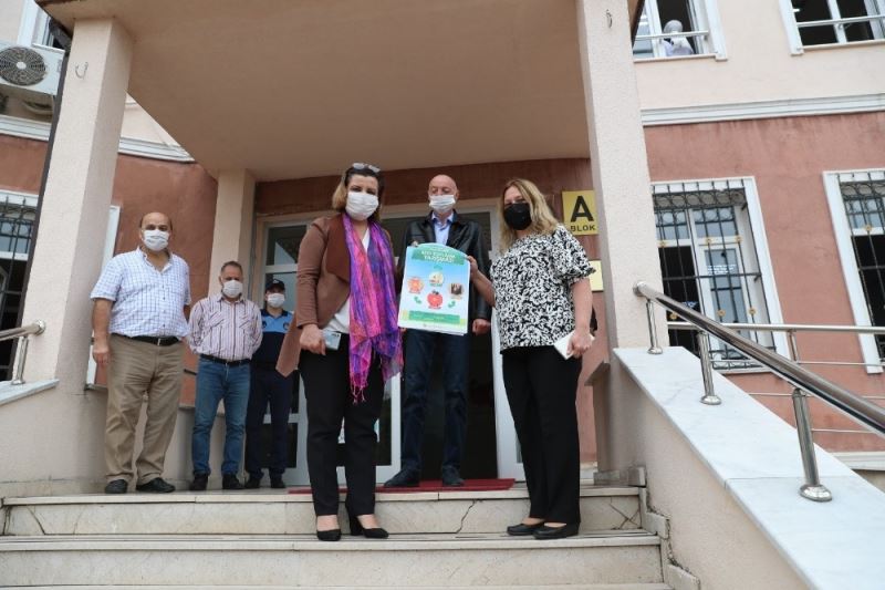 İzmit Belediyesi okullar arası ‘Atık Toplama Yarışması’ düzenliyor
