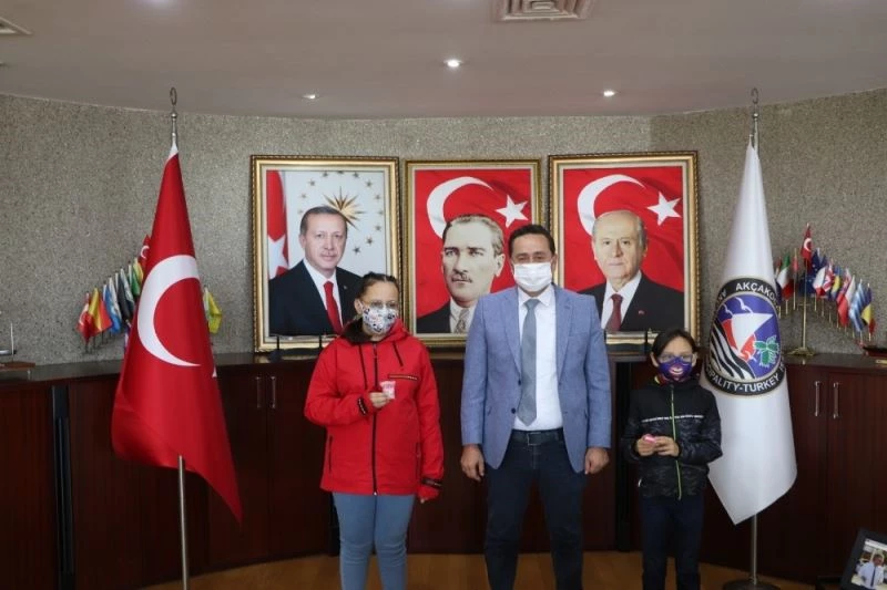 Başkan Yanmaz başarılı öğrencileri ödüllendirdi
