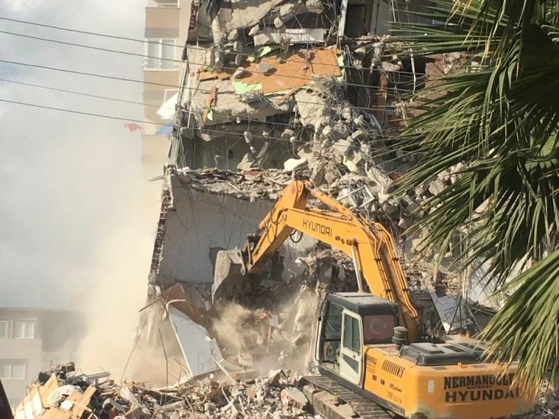 Yan yatan Cumhuriyet Sitesi’nde içerde kalan ve kurtarılan kişilerin ses kayıtları ortaya çıktı
