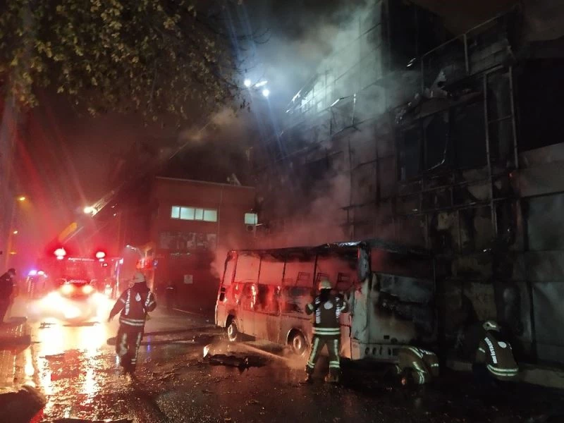 Kağıthane’de midibüsün kundaklandığı iddiası
