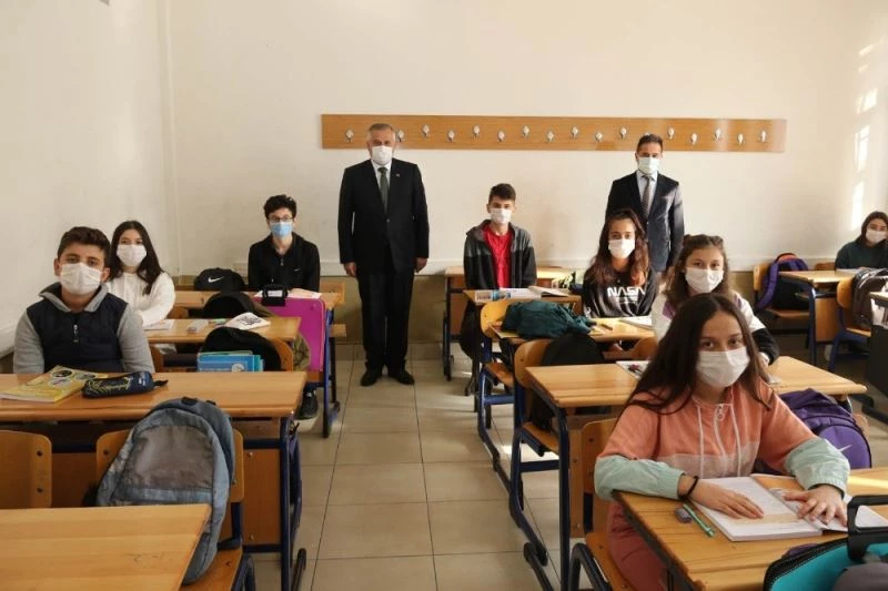 Başkan Kılıç: “Geleceğe yön verecekler sizlerin arasından çıkacak”
