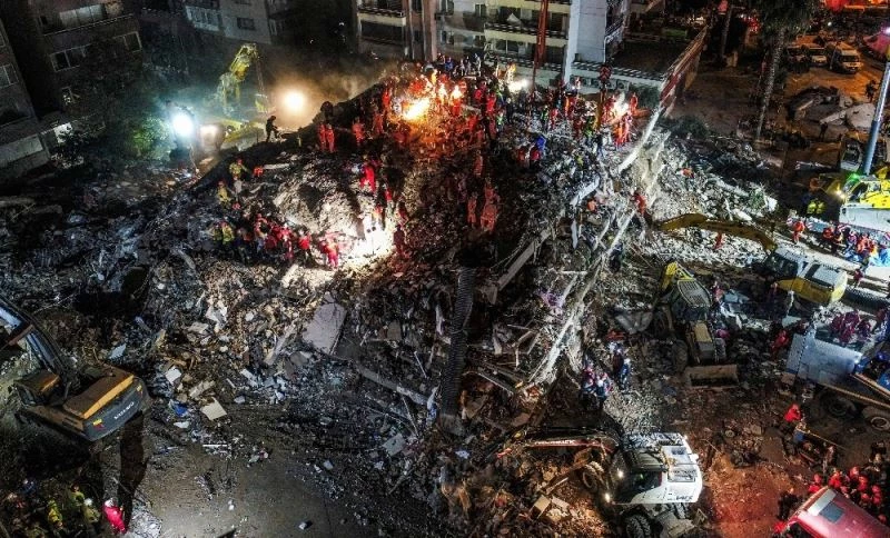 Deprem sonrası şehirdeki tahribat havadan görüntülendi
