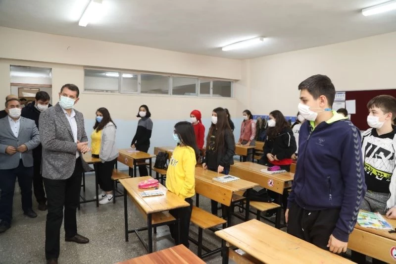 Valinin makam aracı ile tek tur isteği karşılıksız kalmadı
