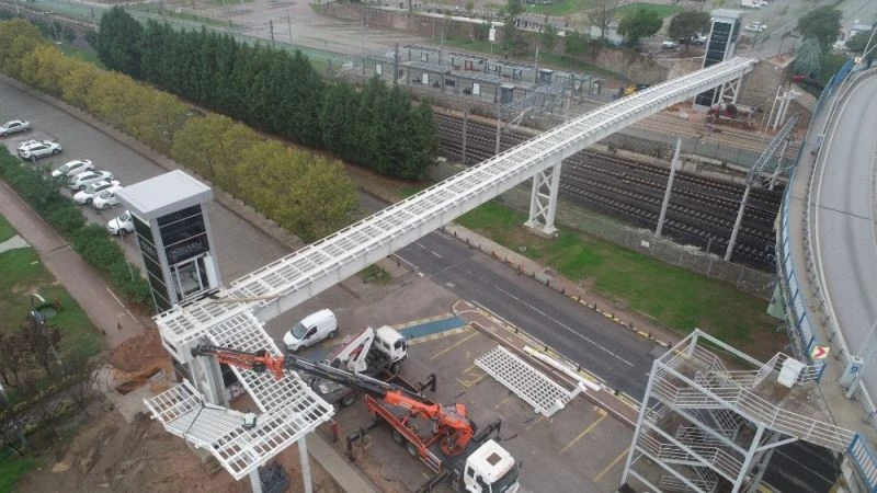 Bilim Merkezi üstgeçidi açılmayı bekliyor
