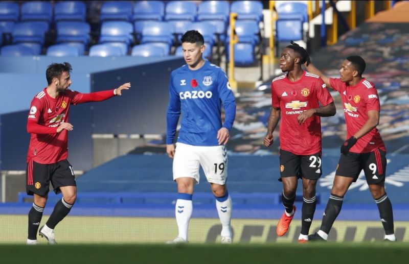 Manchester United deplasmanda Everton’ı 3’ledi
