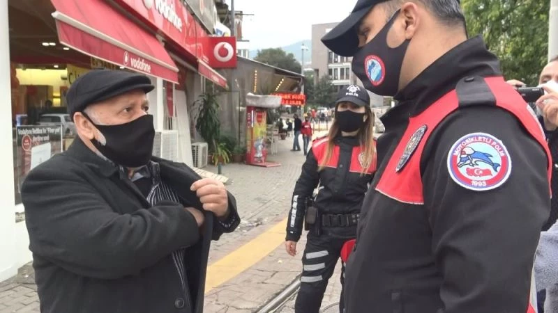 Yasak saati dışarı çıktı, polis konuşmasıyla herkesi şaşırttı
