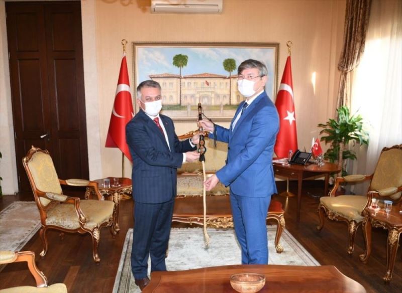 Kazakistan Büyükelçisinden Antalya Valisi Yazıcı