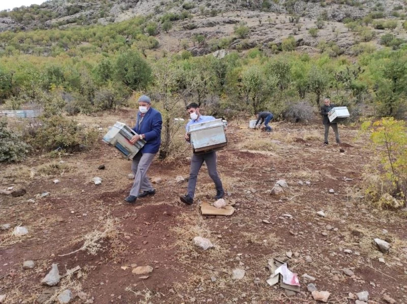 Batman’da çalınan arı kovanları bulunarak sahiplerine teslim edildi
