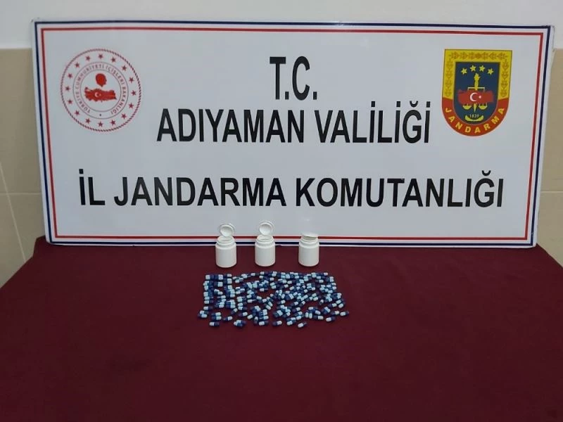 İlaç kutularına gizlenen uyuşturucular ele geçirildi
