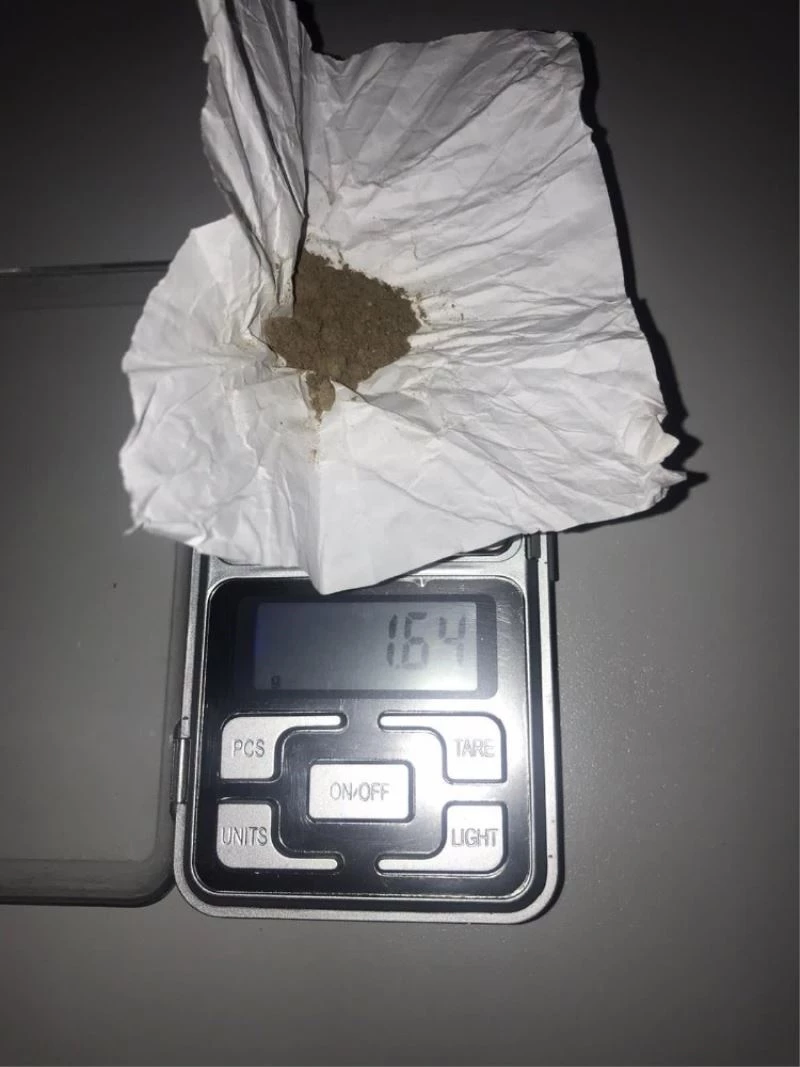 Polis uyuşturucu alışverişini anbean takibe aldı: 2 tutuklama
