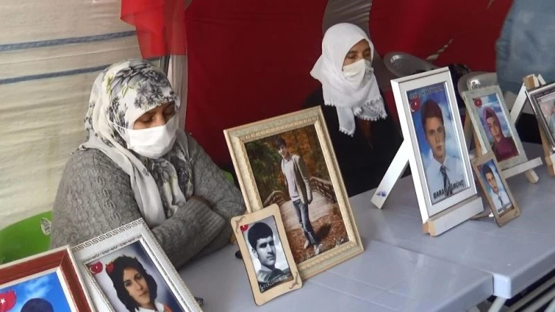 Evlat nöbetindeki anne Zümrüt Salim: 