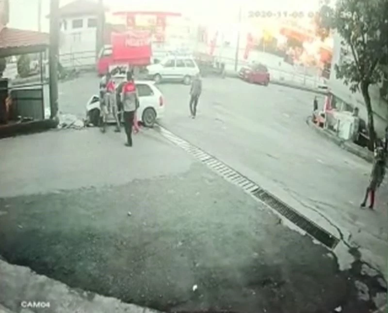 Karantinadan kaçtı kaza yaptı: 3 yaralı
