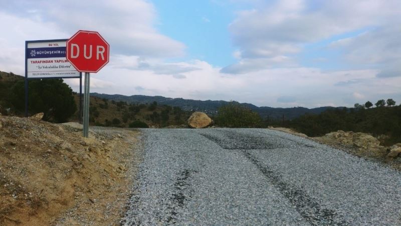 Büyükşehir, Koçarlı’daki levhaları yeniliyor
