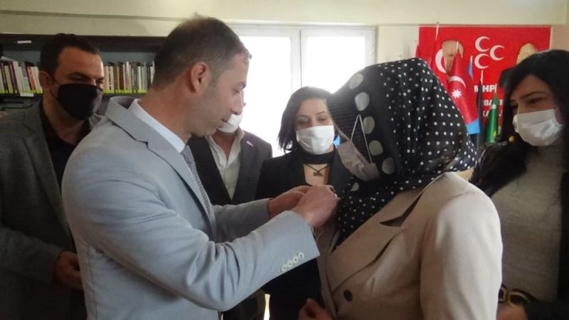 MHP Diyarbakır Kadın Kolları Başkanı değişti, Milliyetçi Anneler Birliği toplu olarak partiye katıldı
