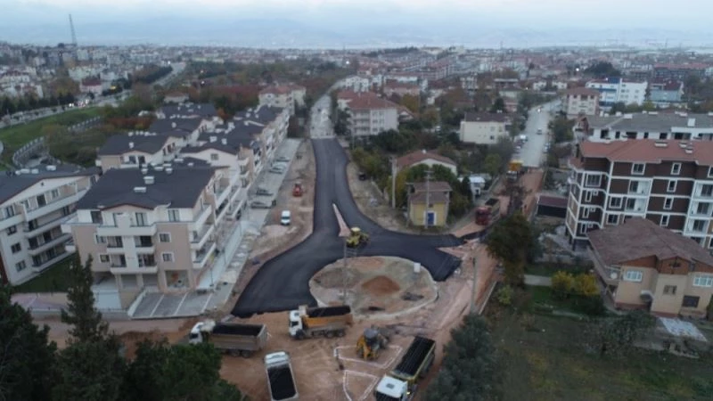 Gölcük’de dönel kavşak çalışması tamamlandı
