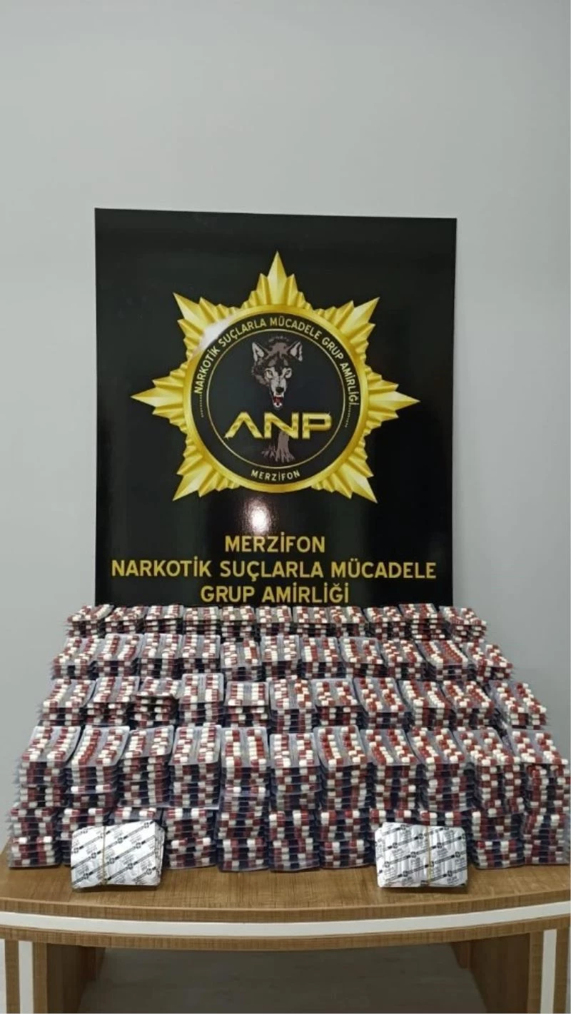 13 bin 944 adet sentetik ecza hapı ele geçirildi
