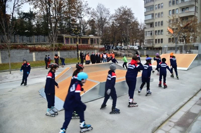 Kastamonu Belediyesinden kaykay ve paten pisti
