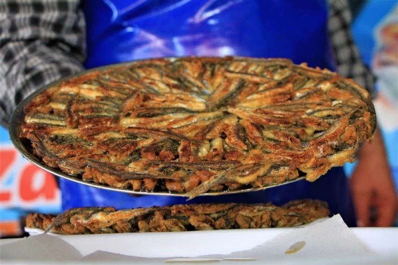 Pandemi ile birlikte talepler değişti, balıklar pişirilerek evlere servis edilmeye başlandı
