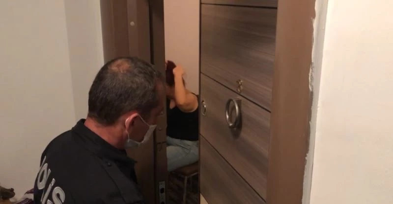 Isparta’da KADES butonuna basan kadın polisi alarma geçirdi
