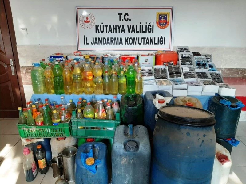 Tamirhanede 450 litre kaçak akaryakıt ve madeni yağ ele geçirildi
