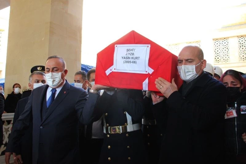 Antalya şehit yüzbaşıyı uğurladı
