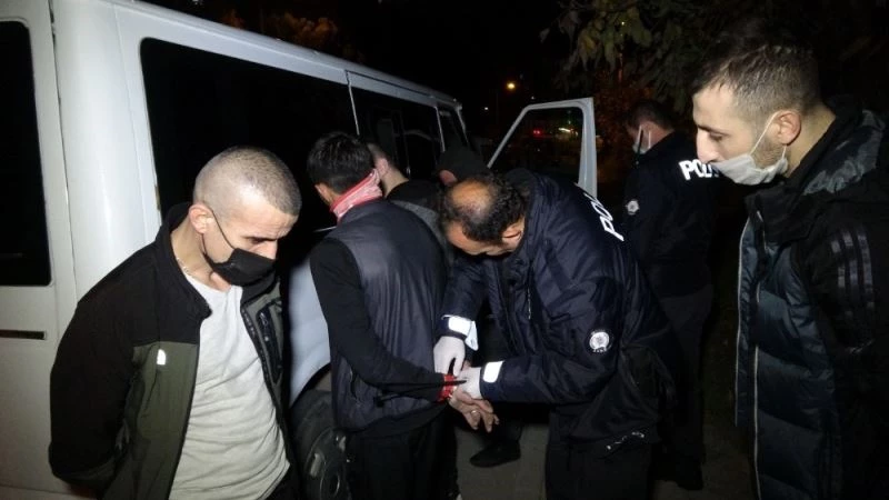 (Özel) Kısıtlamada hırsız-polis kovalamacası kamerada
