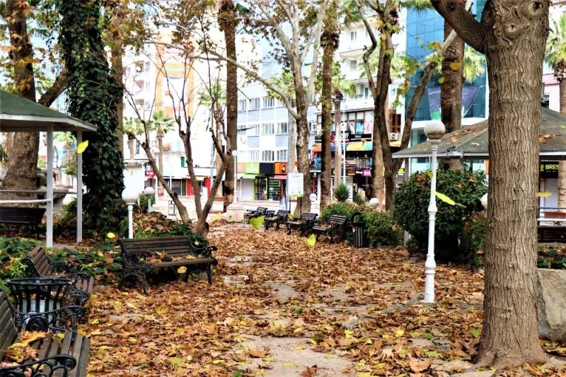 Denizli sokakları bom boş kaldı
